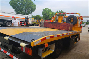 克山附近拖车电话号码服务